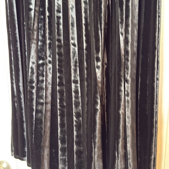 On 34th Pleated Maxi Velour / Velvet Skirt Black 2X - Picture 3 of 12